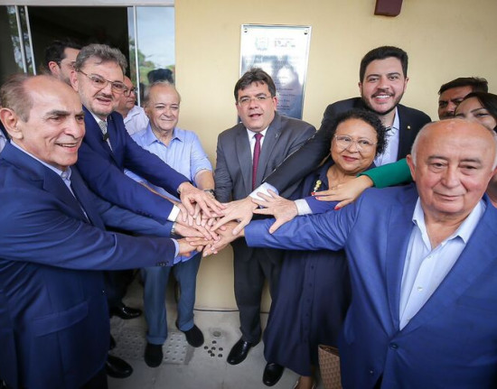 Governador inaugura nova sede da Companhia Ferroviária e anuncia gratuidade do metrô