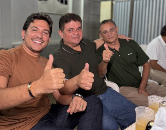 Fábio Xavier marca presença em festejo tradicional em Cocal de Telha