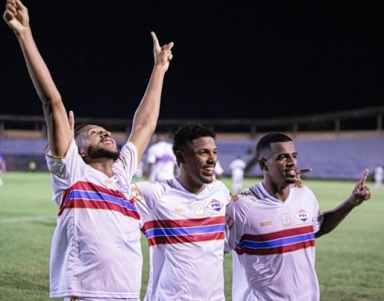Com gol e expulsão, Piauí vence o Parnahyba e assume vice-liderança do Estadual