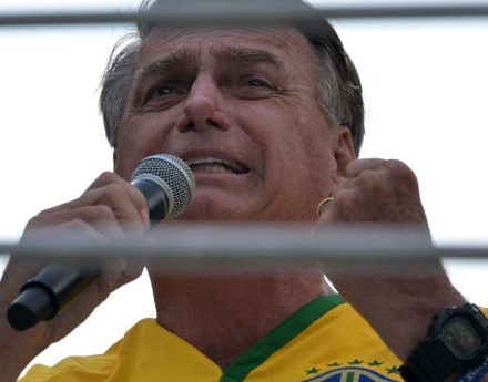 Bolsonaro chama Moraes de 