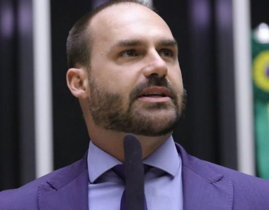 Eduardo Bolsonaro é condenado e perde cargo na Polícia Federal