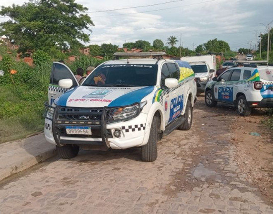 Homem é executado a tiros no bairro Pedra Mole