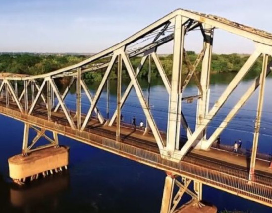 Ponte Metálica tem trânsito liberado após descarrilamento de trem