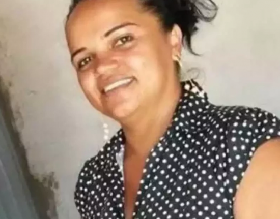 Mulher morre com tiro na cabeça enquanto conversava com familiares em Esperantina