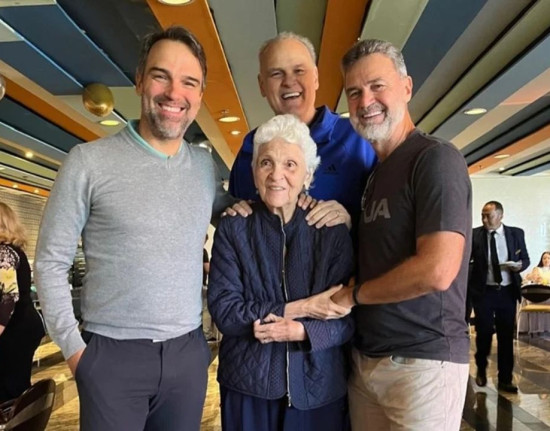 Morre Dona Janira, mãe de Tadeu Schmidt, aos 92 anos