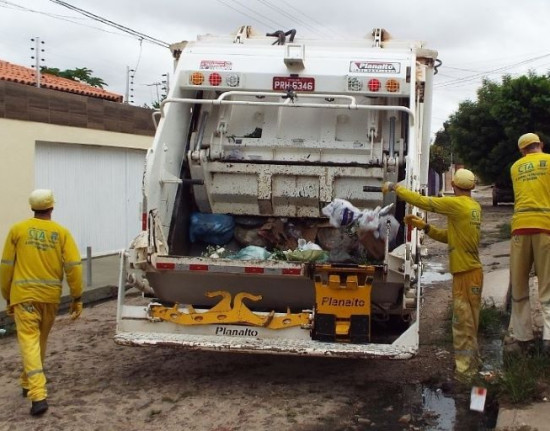 Coleta de lixo em Teresina pode ser suspensa por atraso no 13º salário