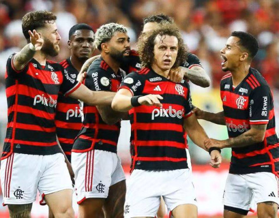Flamengo vence nos acréscimos, Palmeiras sobe para 3º e Vitória sai do Z-4 do Brasileirão