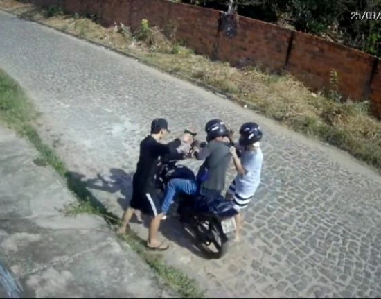 Motociclista é vítima de emboscada e tem moto roubada na zona Leste de Teresina