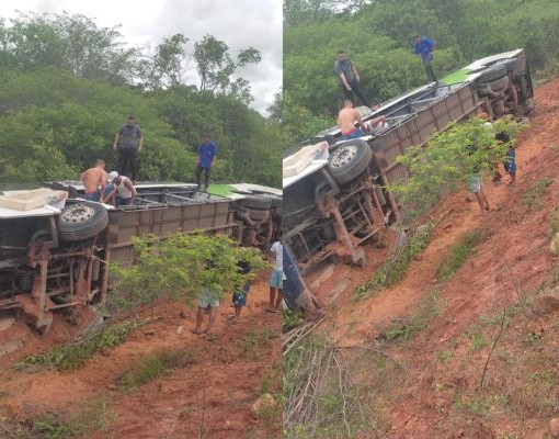 Acidente grave de ônibus deixa feridos na BR-135