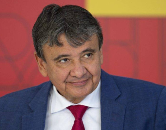 Wellington Dias se licencia de ministério para votar indicação ao STF