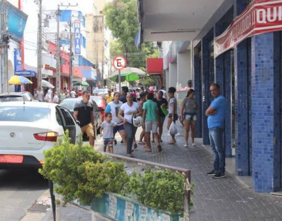 Finados altera horários de shoppings, supermercados e missas em Teresina