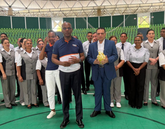 Deputado Gessivaldo Isaías participa de evento Família ao Pé da Cruz