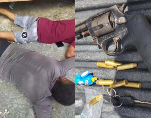 Suspeitos são detidos após roubo de moto e polícia apreende armas