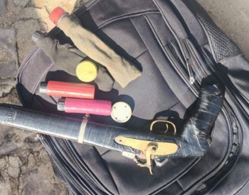 PRF apreende arma artesanal e munições durante fiscalização de ônibus em Picos