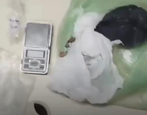 Criança leva cocaína para rua pensando ser brinquedo e pai acaba preso no Piauí