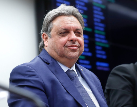 “É natural que prefeitos mantenham parceria com Ciro”, diz Júlio Arcoverde após críticas do PT