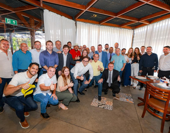 Marcelo Castro reúne vereadores e suplentes em almoço político na zona Leste de Teresina