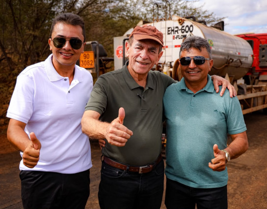 Marcelo Castro visita obras de recuperação da PI-379 em Picos