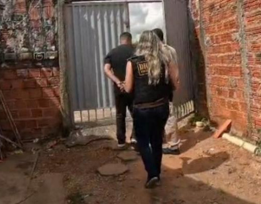 Homem é preso após agredir esposa e ligar para vítima dentro de delegacia