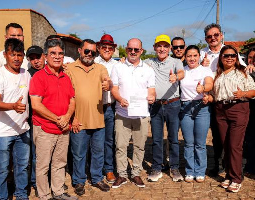 Senador Marcelo Castro anuncia asfaltamento de ruas em Morro do Chapéu