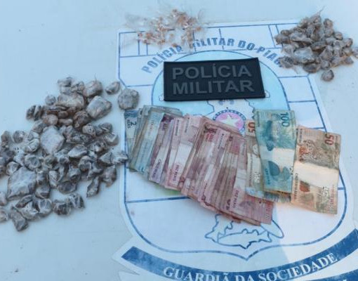 Jovem de 17 anos é apreendido com drogas e dinheiro no interior do Piauí