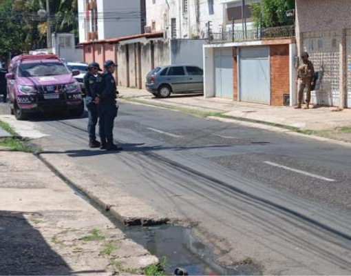 Policial militar mantém companheira refém durante surto no Centro de Teresina