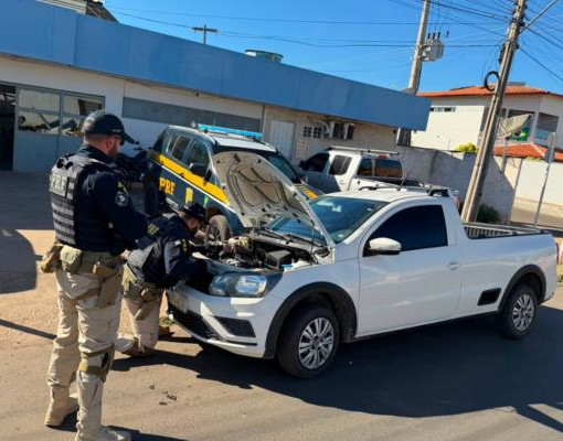 PRF encontra caminhonete roubada e adulterada às margens da BR-316 em Picos
