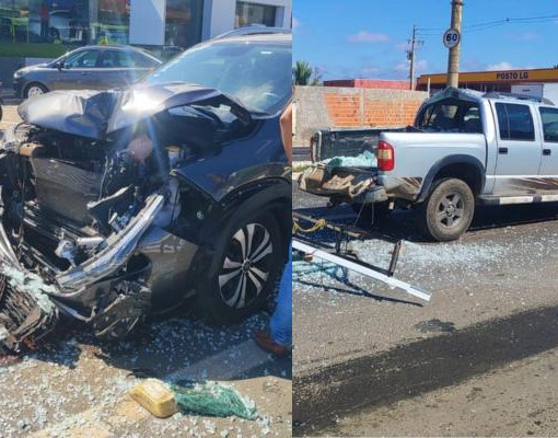 Acidente entre três carros deixa motoristas feridos na Avenida Miguel Rosa