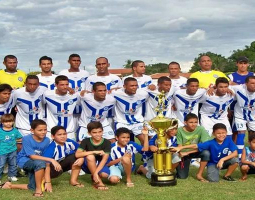 Comercial integra atletas do Sub-20 ao profissional e amplia elenco para Série B
