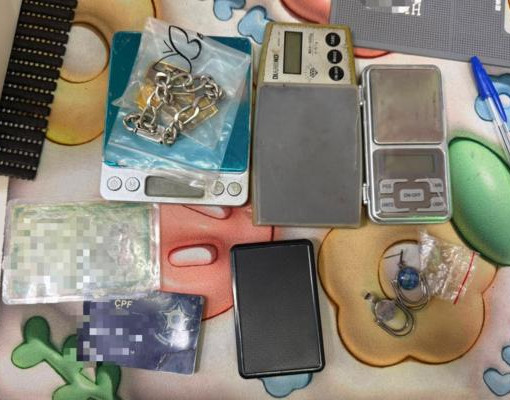 Massagista é presa suspeita de furtar joias e objetos de clientes em Teresina