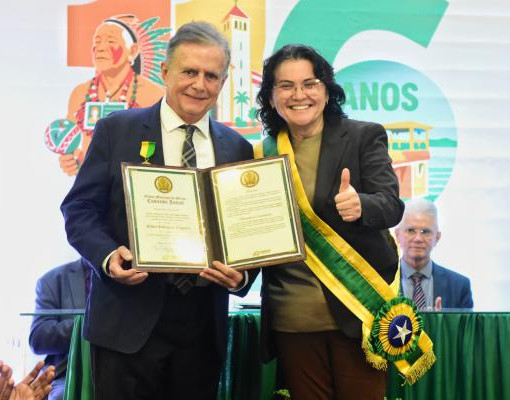 Deputado Flávio Nogueira é homenageado com a Comenda Juncal em Piripiri