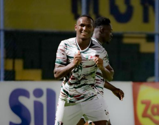 Destaque do Fluminense-PI, atacante Léo é emprestado ao Santa Cruz-PE