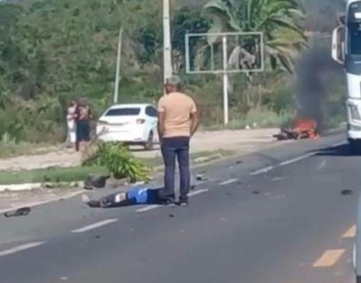Jovem colombiano de 18 anos morre após moto bater em táxi na BR-343, no Piauí