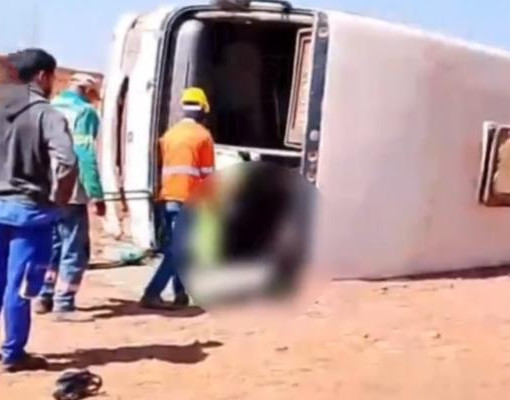 Ônibus clandestino tomba e deixa cinco feridos na Estrada do Sangue, em Uruçuí