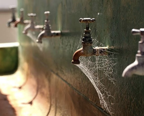 Rompimento de adutora deixa bairros da zona Sudeste de Teresina sem água nesta terça