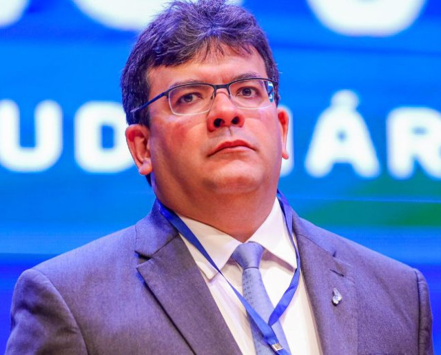 Rafael Fonteles sanciona lei que isenta cobrança de água para produtores rurais