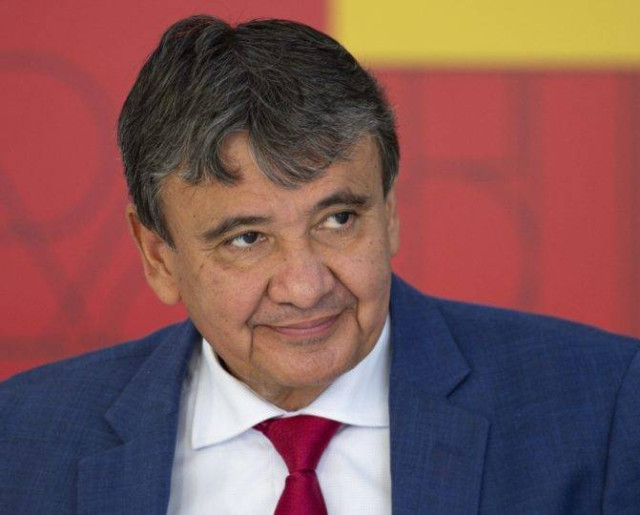 Wellington Dias se licencia de ministério para votar indicação ao STF