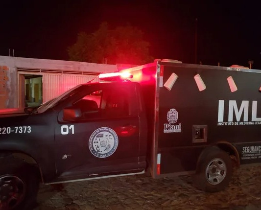 Motorista atropela dois homens e foge sem prestar socorro no Piauí