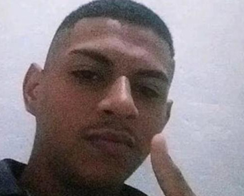 Jovem executado dentro de bar pode ter sido confundido com alvo de criminosos, aponta DHPP