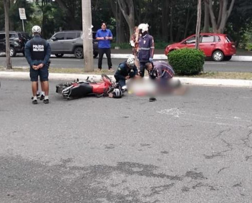 Idoso fica em estado grave após colisão entre moto e carro em Teresina