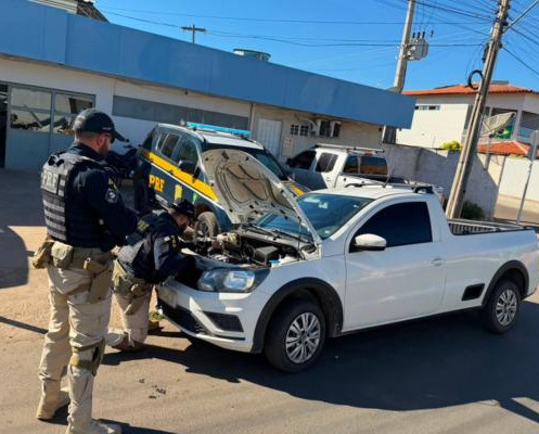 PRF encontra caminhonete roubada e adulterada às margens da BR-316 em Picos