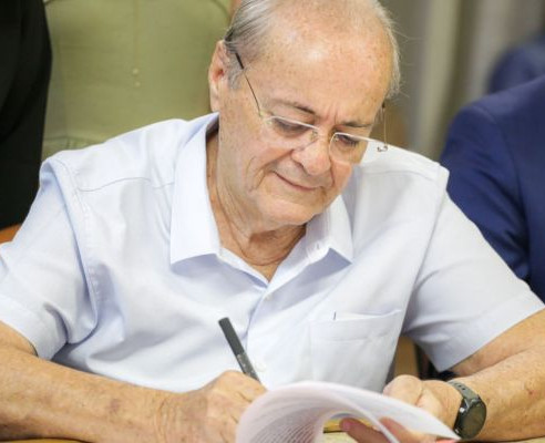 Prefeito Silvio Mendes nomeia 311 professores aprovados em concurso da SEMEC