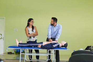 Equipes de hospitais fazem treinamento para manejo de paradas cardiorrespiratórias
