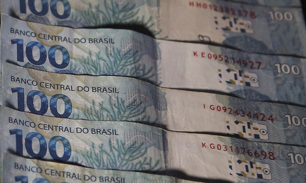 Brasileiros ainda não sacaram R$ 7,52 bilhões de valores a receber