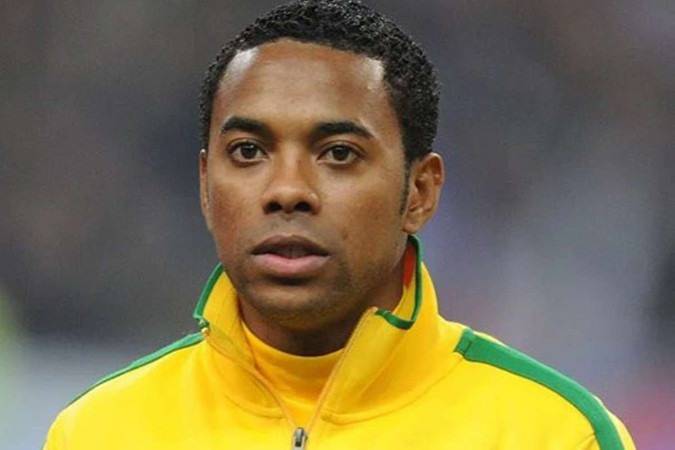 STJ decide que Robinho deve cumprir pena no Brasil