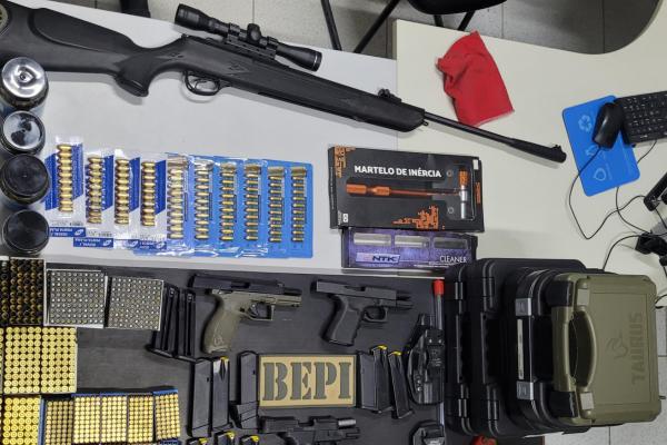 Arsenal é apreendido em casa de acusado de matar ex e vereador em Parnaíba