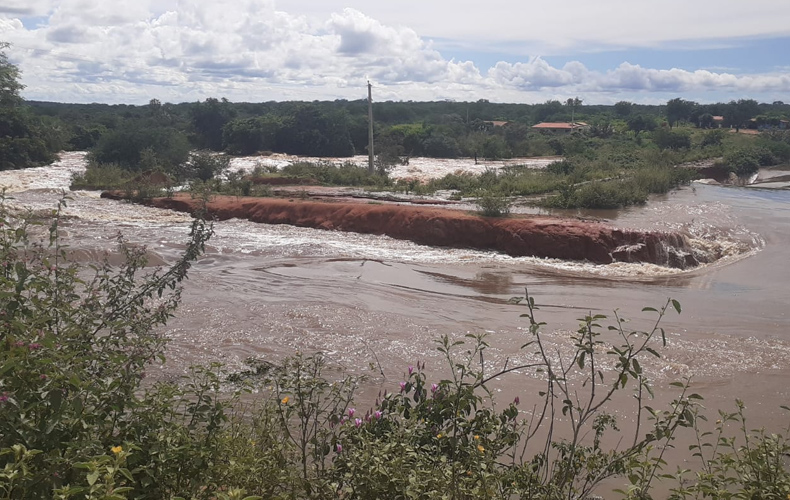 Barragem rompe e famílias ficam isoladas no município de Massapê do Piauí