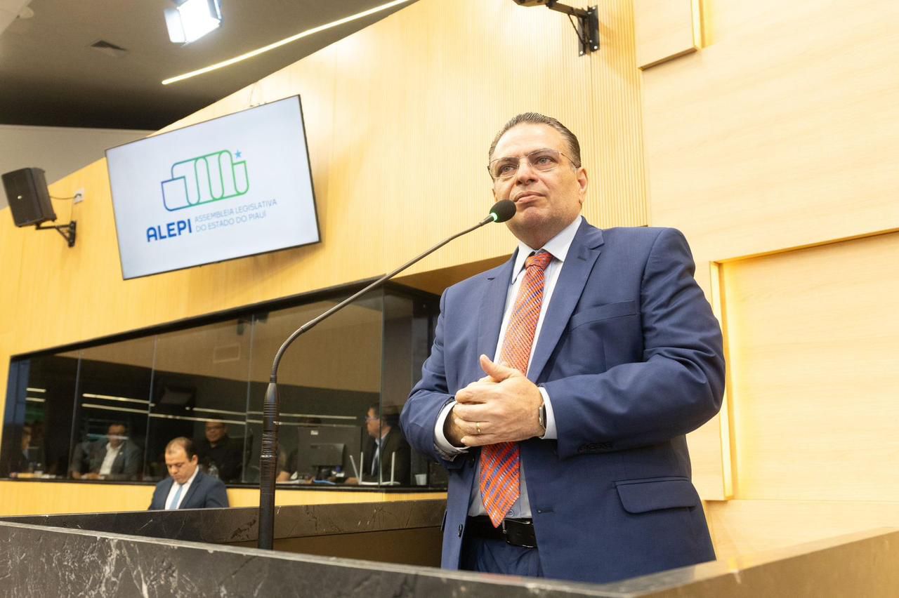 Deputado Gessivaldo cobra solução da Águas do Piauí sobre falta de abastecimento