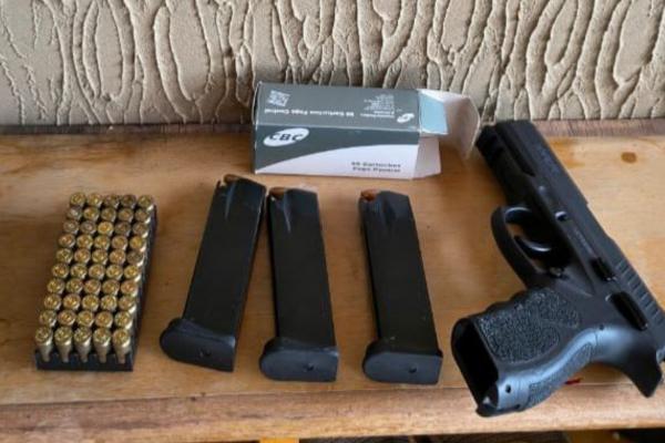 Polícia prende quatro suspeitos por golpes com falso Pix e arrombamentos em Teresina