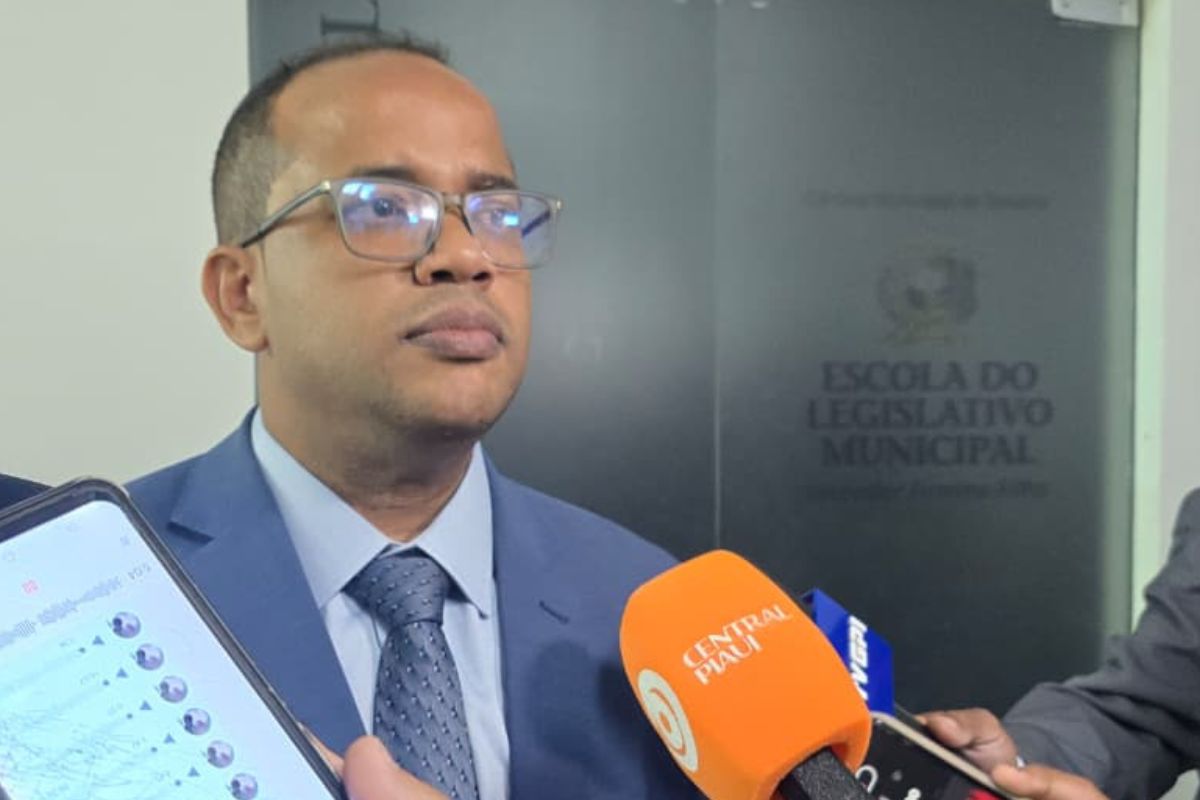 “Falta de boa vontade dos empresários”, diz Enzo Samuel sobre transporte público em Teresina